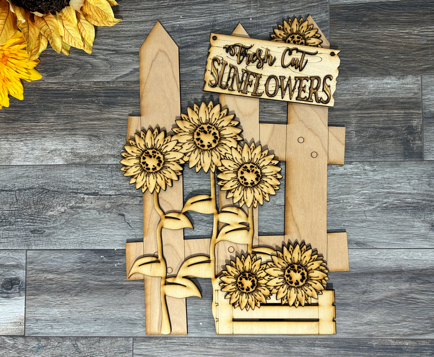 Sunflower Fence - Seasonal Décor - DIY Kit